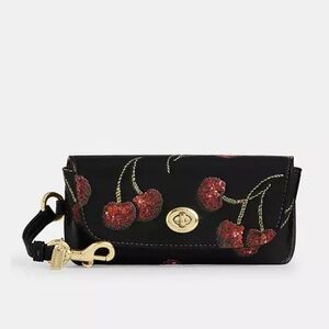🍒Coach Black Cherry Embroidered Leather Wristlet
